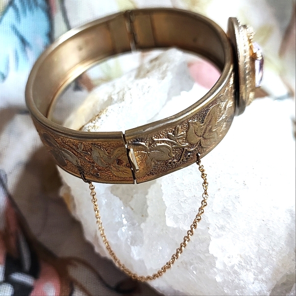 Glass Amethyst Vintage Floral Leaf Pattern Embossed Hinged Bangle Bracelet Wear - Picture 4 of 15